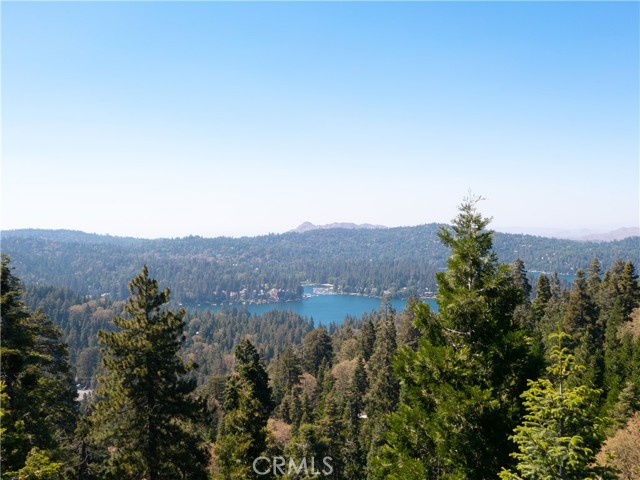 Detail Gallery Image 5 of 41 For 638 Buckingham Square, Lake Arrowhead,  CA 92352 - 3 Beds | 1/1 Baths