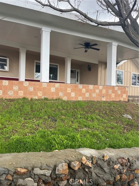 Detail Gallery Image 4 of 22 For 19260 Santa Rosa Mine, Perris,  CA 92570 - 4 Beds | 2 Baths