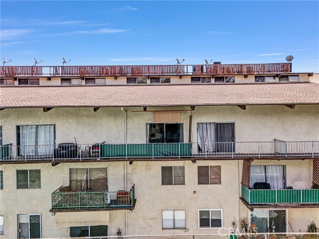 Detail Gallery Image 29 of 35 For 5460 White Oak Ave #E319,  Encino,  CA 91316 - 1 Beds | 1/1 Baths