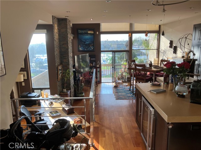 5327 Marina Pacifica N Drive, Long Beach CA: https://media.crmls.org/medias/a6384684-ddf3-4921-9f34-2576c6f73d9d.jpg