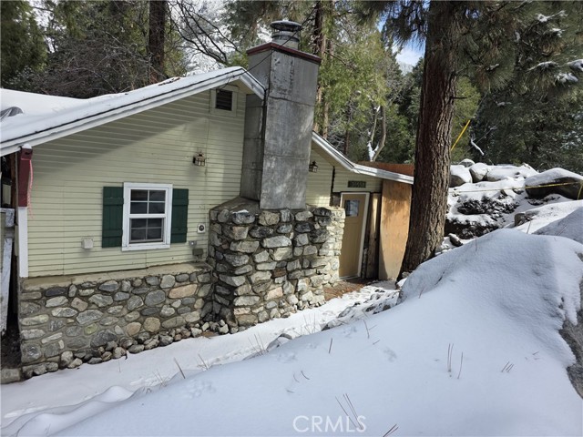 Detail Gallery Image 2 of 4 For 39550 Prospect, Forest Falls,  CA 92339 - 2 Beds | 1 Baths