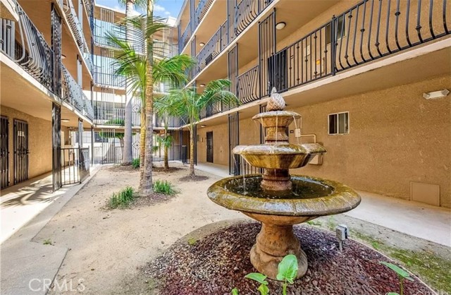 Detail Gallery Image 7 of 10 For 1450 Locust Ave #221,  Long Beach,  CA 90813 - 1 Beds | 1 Baths