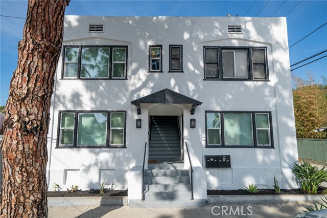 415 W Pine Street, Santa Ana CA: https://media.crmls.org/medias/a63a5fcb-9e84-4f28-9312-5aef674879e6.jpg