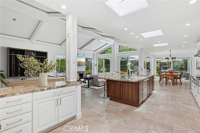 Detail Gallery Image 10 of 40 For 6 Rue Cannes, Newport Beach,  CA 92660 - 3 Beds | 2/1 Baths