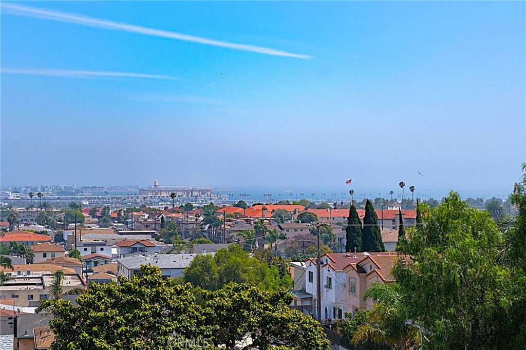 https://media.crmls.org/medias/a63b8073-1209-4352-b63a-93181b033e70.jpg?preset=X-Large