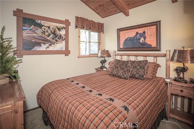 Detail Gallery Image 16 of 34 For 41490 Comstock Ln, Big Bear Lake,  CA 92315 - 3 Beds | 2 Baths