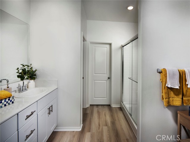 Detail Gallery Image 8 of 14 For 19520 Hanging Rock Rd, Lake Elsinore,  CA 92532 - 4 Beds | 3 Baths