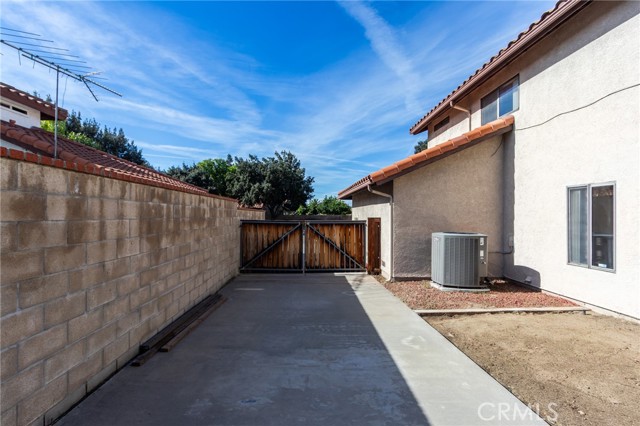 Detail Gallery Image 34 of 45 For 1922 Alta St, Redlands,  CA 92374 - 3 Beds | 2/1 Baths
