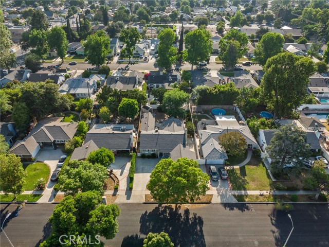7027 Shoshone Avenue, Van Nuys CA: https://media.crmls.org/medias/a63d6802-0a2b-4f65-a131-e309e00d3c82.jpg