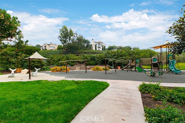 4 Baffin bay, Newport Coast CA: https://media.crmls.org/medias/a63f2339-633f-44a6-acc4-cef3e1937eb7.jpg