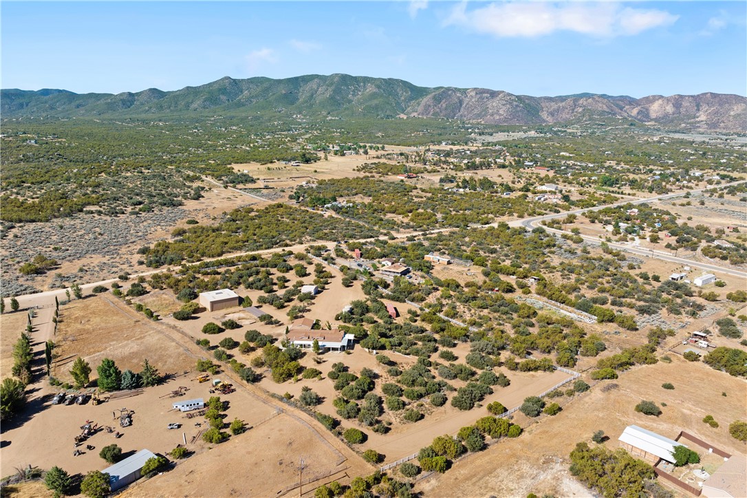 Detail Gallery Image 13 of 50 For 59350 Ramsey Rd, Anza,  CA 92539 - 4 Beds | 2/1 Baths