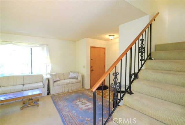 5132 Aspen Drive, Montclair CA: https://media.crmls.org/medias/a6406607-5f57-426b-8327-f860a4b75a4d.jpg