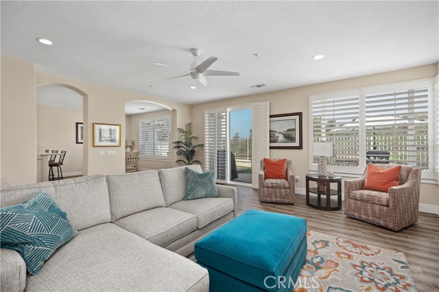 64 Avenida Cristal, San Clemente CA: https://media.crmls.org/medias/a640b38e-32ef-45b4-93d8-9274ecd1ef06.jpg