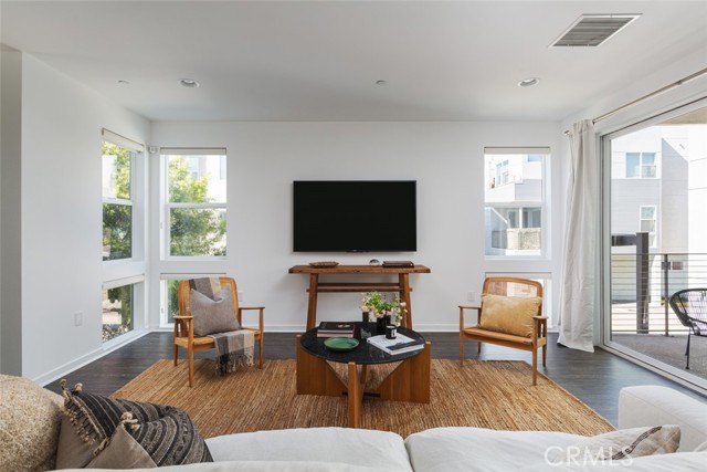 Detail Gallery Image 27 of 49 For 132 Mercer Way, Costa Mesa,  CA 92627 - 3 Beds | 3/1 Baths