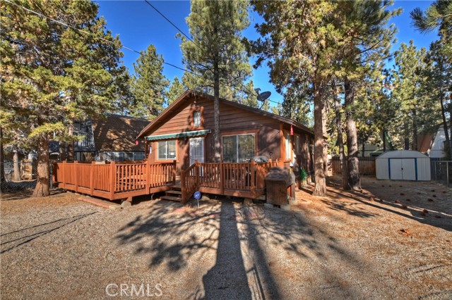 Detail Gallery Image 2 of 28 For 2063 8th Ln, Big Bear City,  CA 92314 - 2 Beds | 3 Baths