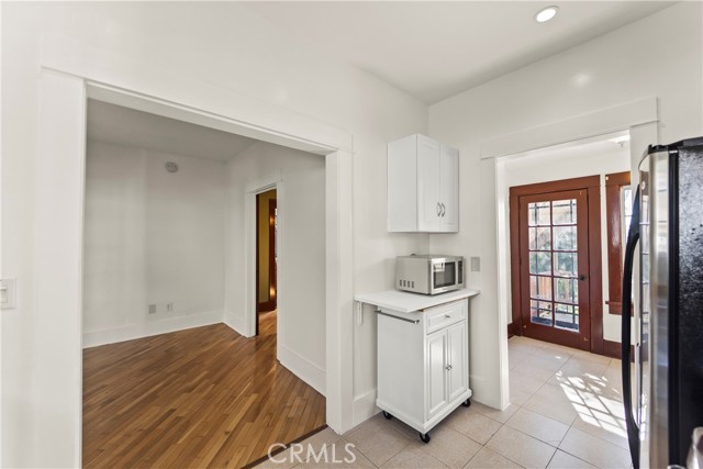 Detail Gallery Image 11 of 15 For 1069 Laguna Ave, Echo Park,  CA 90026 - 1 Beds | 1 Baths