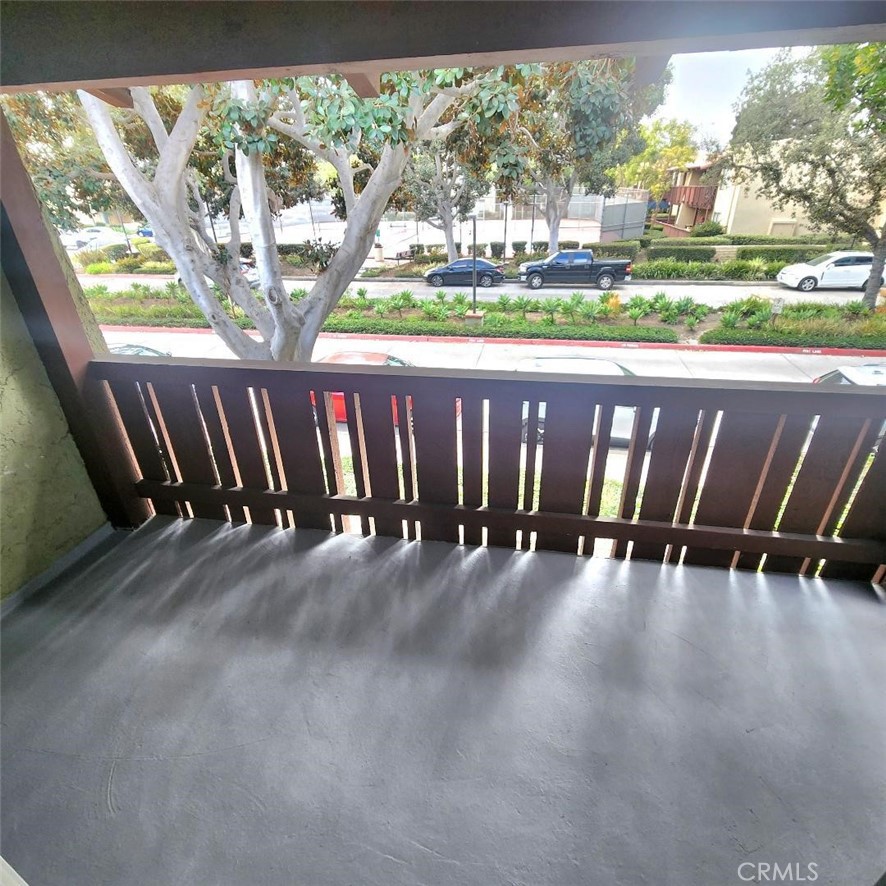 https://media.crmls.org/medias/a6429fbd-3b42-4cf9-8fde-d6a07b08a62b.jpg?preset=X-Large