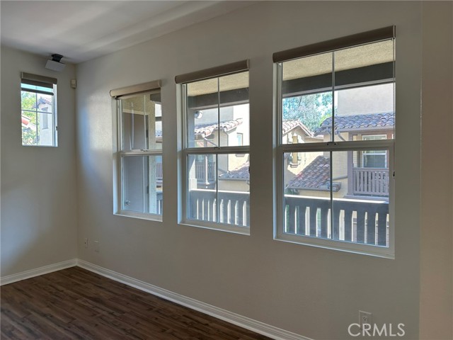 Detail Gallery Image 10 of 18 For 216 Coral Rose, Irvine,  CA 92603 - 2 Beds | 2/1 Baths