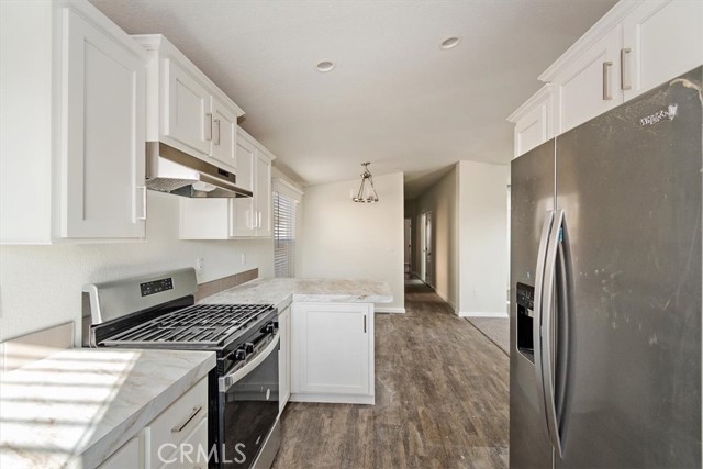 Detail Gallery Image 11 of 23 For 32790 Lakeview Ter, Lake Elsinore,  CA 92530 - 2 Beds | 2 Baths