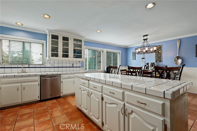 Detail Gallery Image 9 of 34 For 15504 Williams St #S,  Tustin,  CA 92780 - 3 Beds | 2 Baths