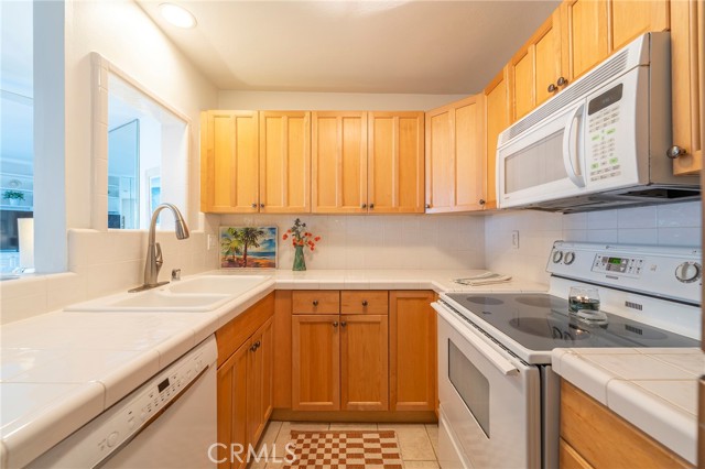 Detail Gallery Image 8 of 35 For 620 the Village #210,  Redondo Beach,  CA 90277 - 1 Beds | 1 Baths