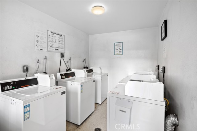 Detail Gallery Image 14 of 23 For 10757 Hortense #307,  North Hollywood,  CA 91602 - 3 Beds | 2/1 Baths
