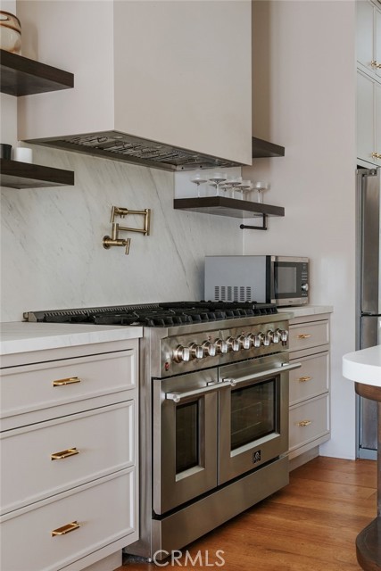 5142 Brynhurst Avenue, Los Angeles CA: https://media.crmls.org/medias/a6449a74-5049-410b-a03d-1b2309f0977c.jpg