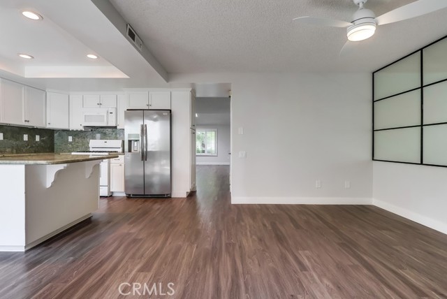 Detail Gallery Image 24 of 75 For 7030 Seawind Drive, Long Beach,  CA 90803 - 4 Beds | 3 Baths