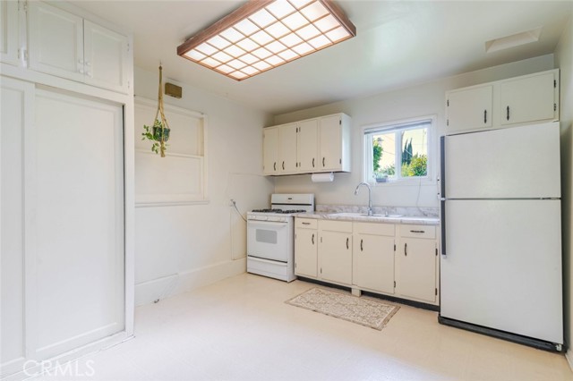 11594 Morrison Street, North Hollywood CA: https://media.crmls.org/medias/a64544df-e66b-4b44-b4d3-8d5a817b9dcf.jpg