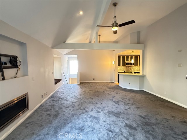 Detail Gallery Image 2 of 24 For 27 Brittany, Newport Beach,  CA 92660 - 2 Beds | 2 Baths