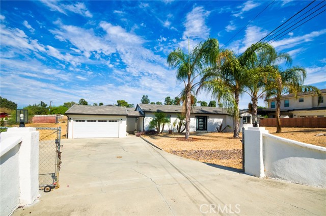 512 S Barranca Street, West Covina CA: https://media.crmls.org/medias/a646a666-e1f9-4de4-831a-2148da27e7e0.jpg