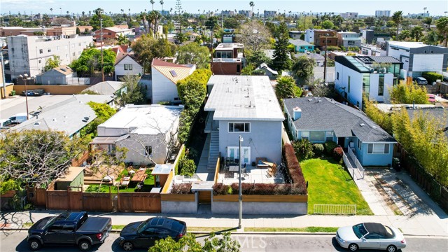 828 Indiana Avenue, Venice CA: https://media.crmls.org/medias/a646ed74-e994-4869-85a6-bc2a2699ad9b.jpg