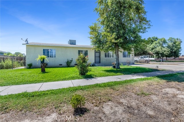 361 N B Street, Tulare CA: https://media.crmls.org/medias/a64877d7-5f58-4cbe-b258-95b2f52a69f8.jpg