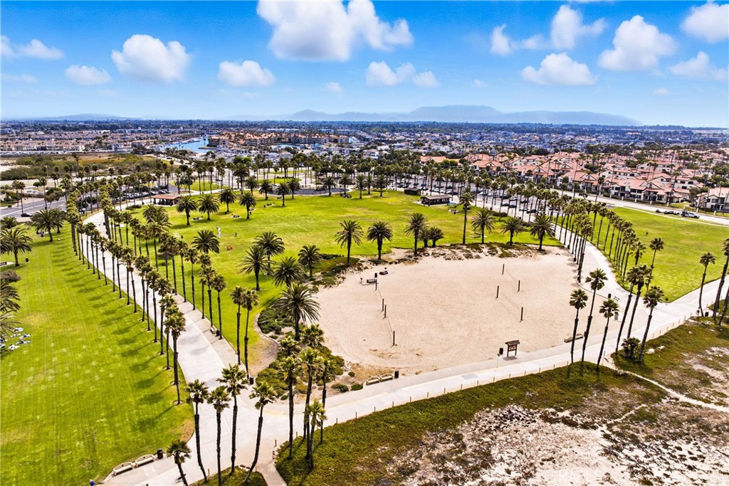 https://media.crmls.org/medias/a6487f10-7f1f-4778-99f7-5846f2b2371e.jpg?preset=X-Large