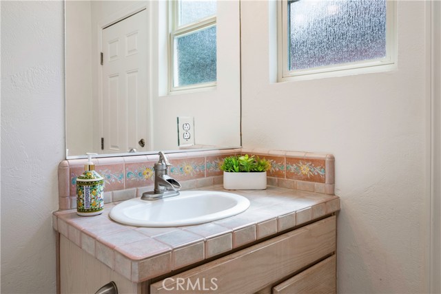 1335 Crestview Avenue, Seal Beach CA: https://media.crmls.org/medias/a64a328a-7b31-4f7a-bbfd-24d1b4823bb2.jpg