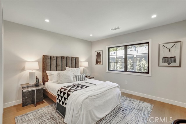 Detail Gallery Image 21 of 39 For 6451 Firebrand St, Los Angeles,  CA 90045 - 4 Beds | 3/1 Baths