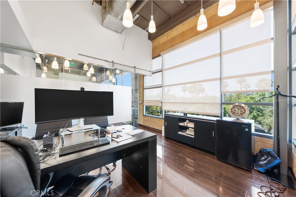 MLS #OC25143028 img 6