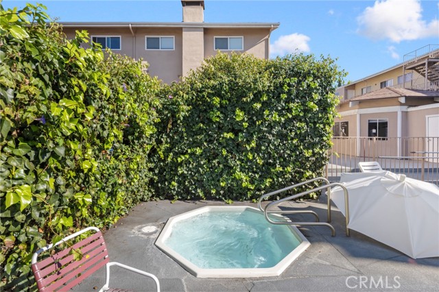 Detail Gallery Image 14 of 21 For 10757 Hortense #307,  North Hollywood,  CA 91602 - 3 Beds | 2/1 Baths