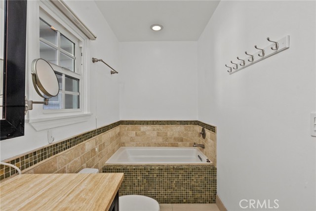 Detail Gallery Image 24 of 33 For 5752 Calhoun Ave, Sherman Oaks,  CA 91401 - 3 Beds | 2 Baths