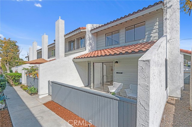 Detail Gallery Image 2 of 33 For 7342 Bright Ave #F,  Whittier,  CA 90602 - 3 Beds | 2/1 Baths