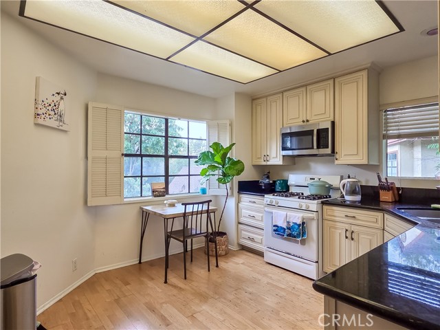 Detail Gallery Image 4 of 35 For 59 Rainbow Ridge, Irvine,  CA 92603 - 2 Beds | 2 Baths