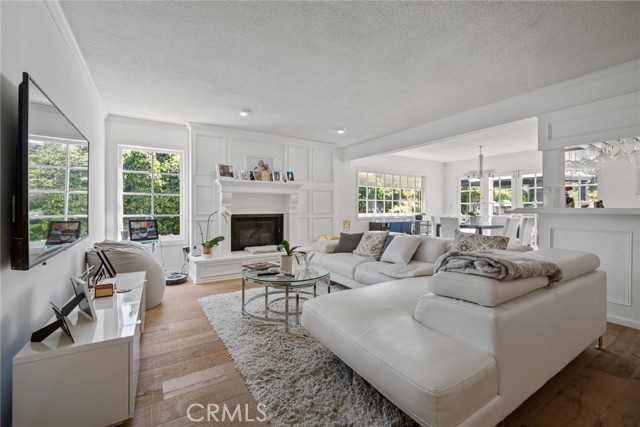 Detail Gallery Image 20 of 53 For 4420 Conchita, Tarzana,  CA 91356 - 4 Beds | 3 Baths