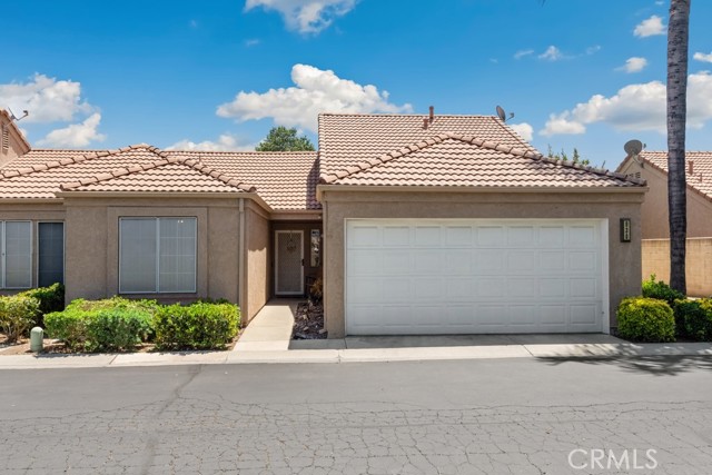 930 Countryside Street, Hemet CA: https://media.crmls.org/medias/a64d6bba-b4d6-48a8-b526-f6c9b0e93f97.jpg