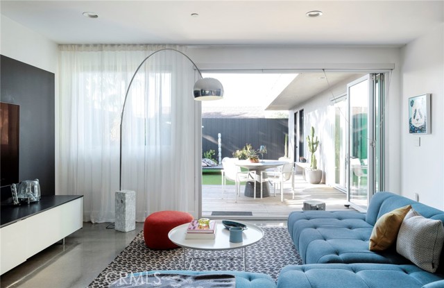 Detail Gallery Image 30 of 50 For 5473 E 4th, Long Beach,  CA 90814 - 3 Beds | 2/1 Baths