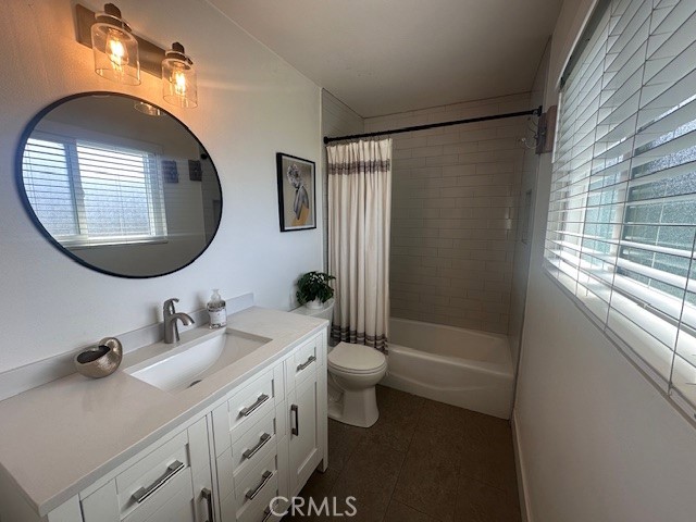 Detail Gallery Image 11 of 19 For 8091 Valencia Dr, Huntington Beach,  CA 92647 - 3 Beds | 2 Baths
