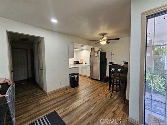 128 Park Street, Madera CA: https://media.crmls.org/medias/a64e8f99-7c80-4f37-9653-3dd58cad7500.jpg