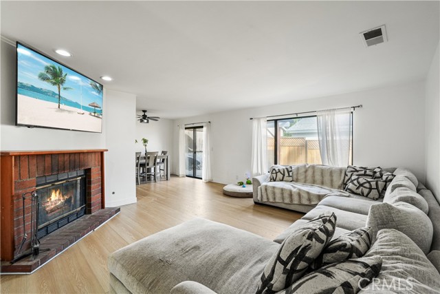 Detail Gallery Image 12 of 20 For 30257 Trellis Rd, Val Verde,  CA 91384 - 3 Beds | 2 Baths