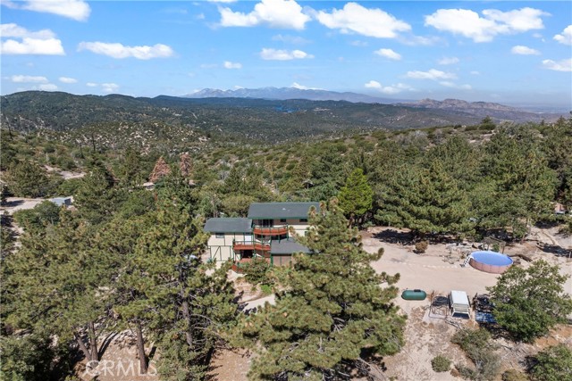 Detail Gallery Image 3 of 67 For 161 N Trails End Rd, Green Valley Lake,  CA 92341 - 3 Beds | 3 Baths