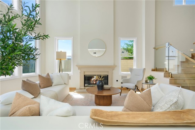 3318 Durham Court, Burbank CA: https://media.crmls.org/medias/a64ec066-fb0e-4413-8bd8-f381319f3ac5.jpg