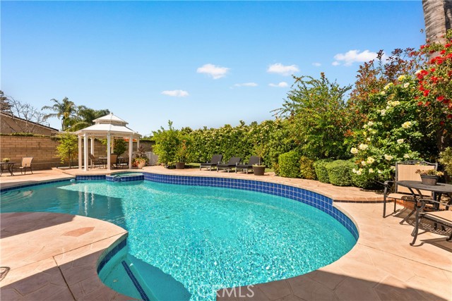 23721 Sarda Road, Valencia CA: https://media.crmls.org/medias/a64f3786-3f61-4fb9-bbcd-ee284e9b2b7f.jpg